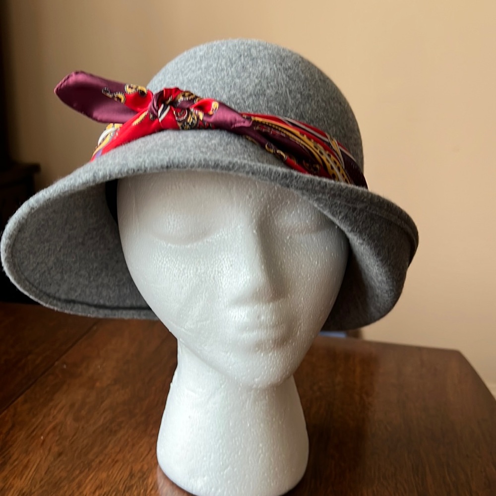 Bettina 1920’s style Cloche hat in grey